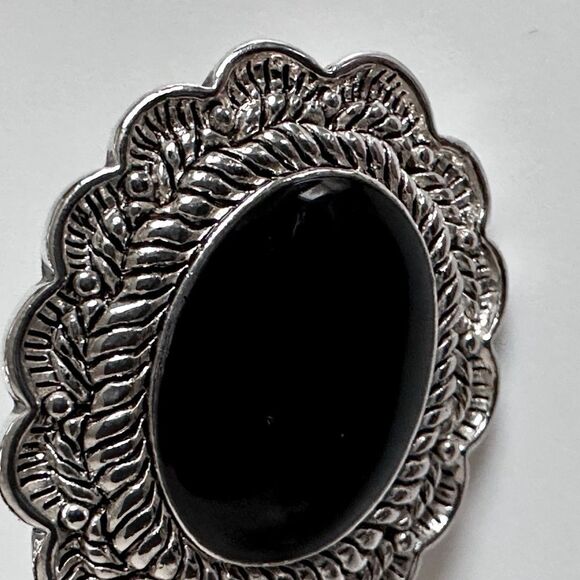 Vintage Sterling Silver Oval Clip-On Earrings with a black stone. - Picture 7 of 8